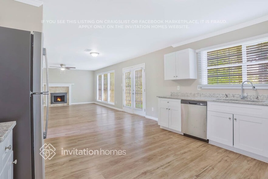 Building Photo - 612 Lone Oak Ct