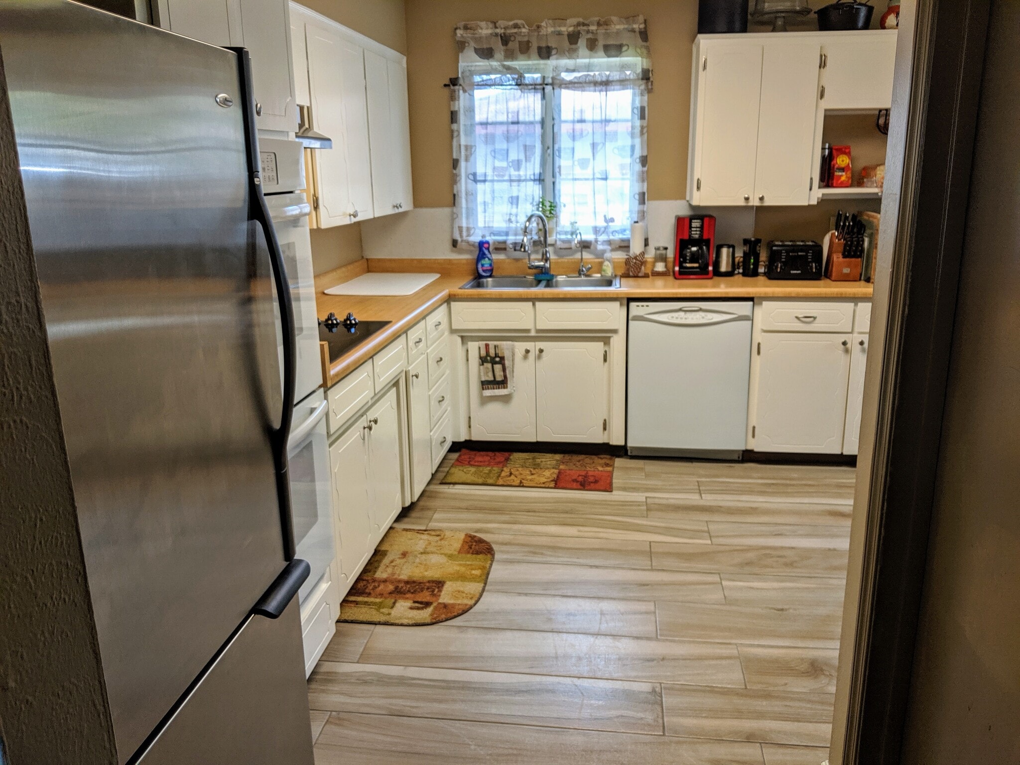 kitchen - 2800 E Burkhart Dr