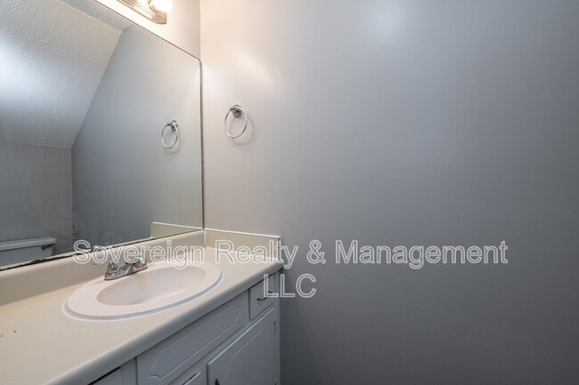 Building Photo - 580 Downing St