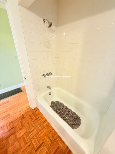 Building Photo - 10 Packard Ave