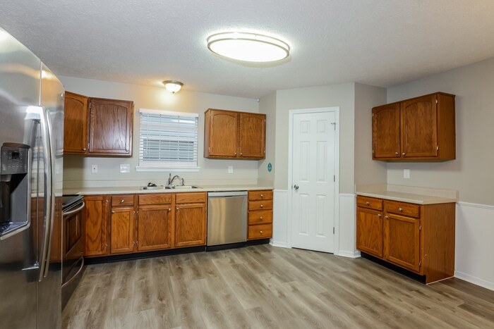 Building Photo - 10440 Wintergreen Way