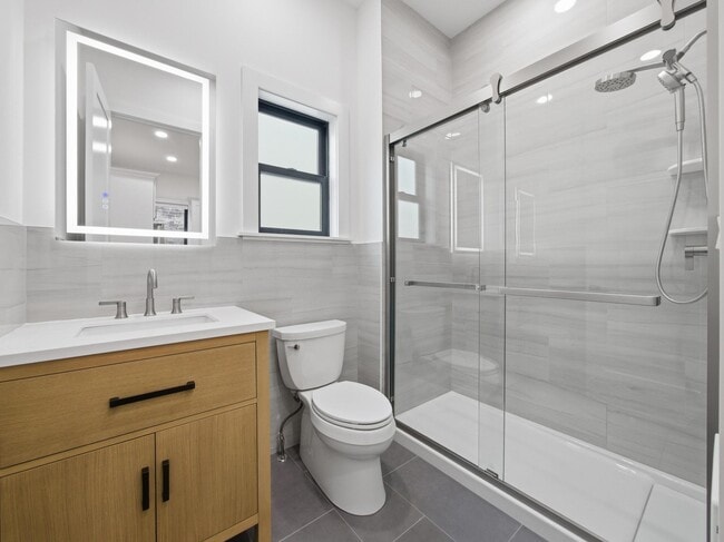 Building Photo - 858 West Side Ave