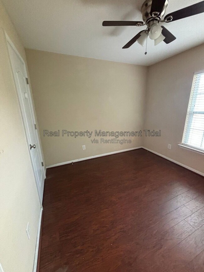 Building Photo - 257 Carnelian St