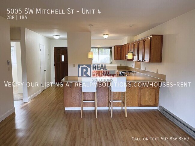 Building Photo - 5005 SW Mitchell St