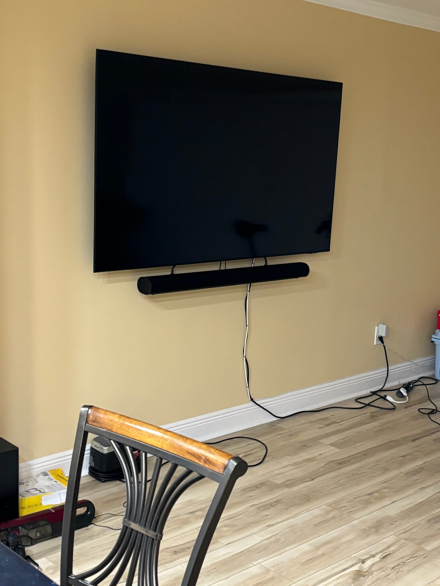 65' TV/Sono's - 151 Calhoun Ave