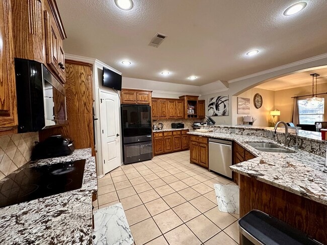 Building Photo - 5205 Greathouse Ave