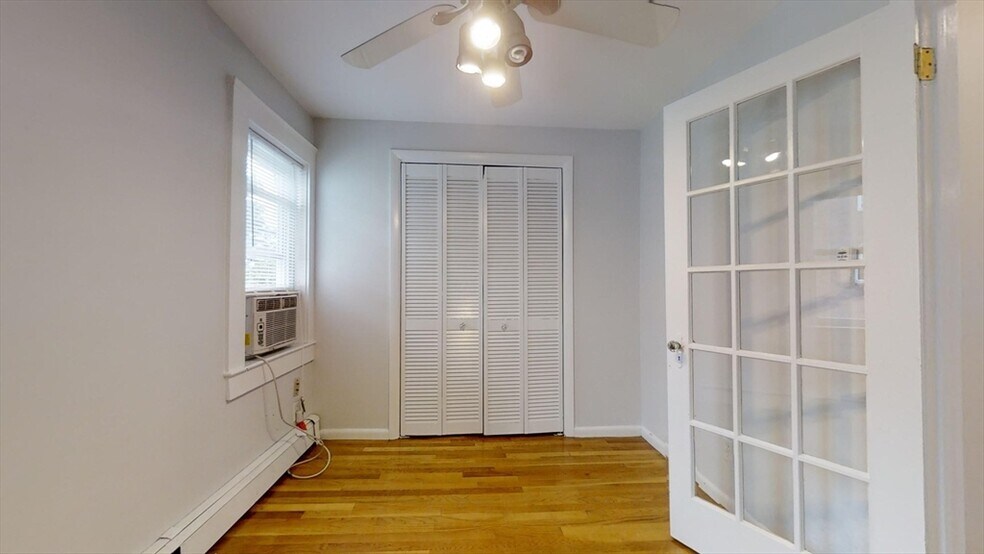 Building Photo - 159 W 7th St