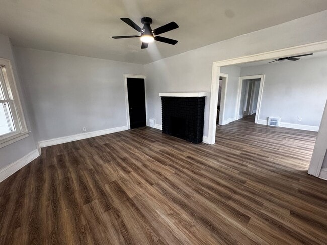 Building Photo - 11702 Tuscora Ave