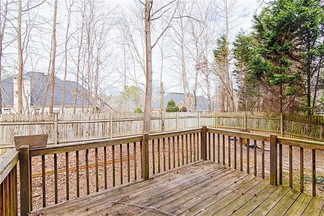 Building Photo - 3503 Pine Grove Dr