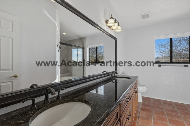 Building Photo - Three Bedroom/Two Bath Home