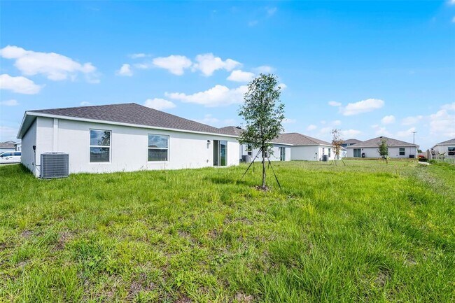 Building Photo - 2711 Pioneer Trl