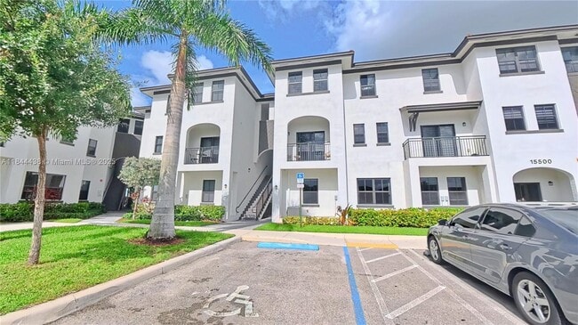 Primary Photo - 15500 SW 136th St