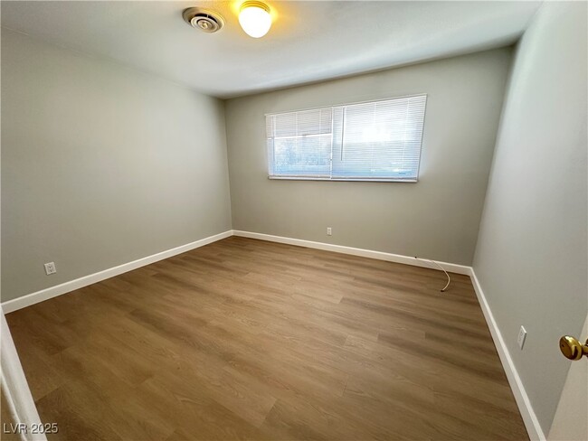 Building Photo - 2186 Gabriel Dr