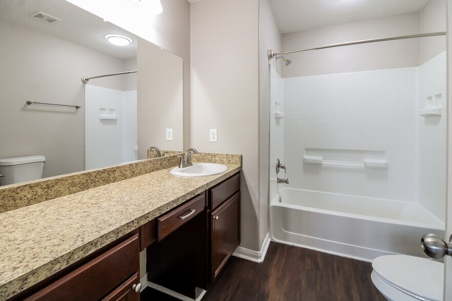 Building Photo - 15474 Bammel Oaks Ct