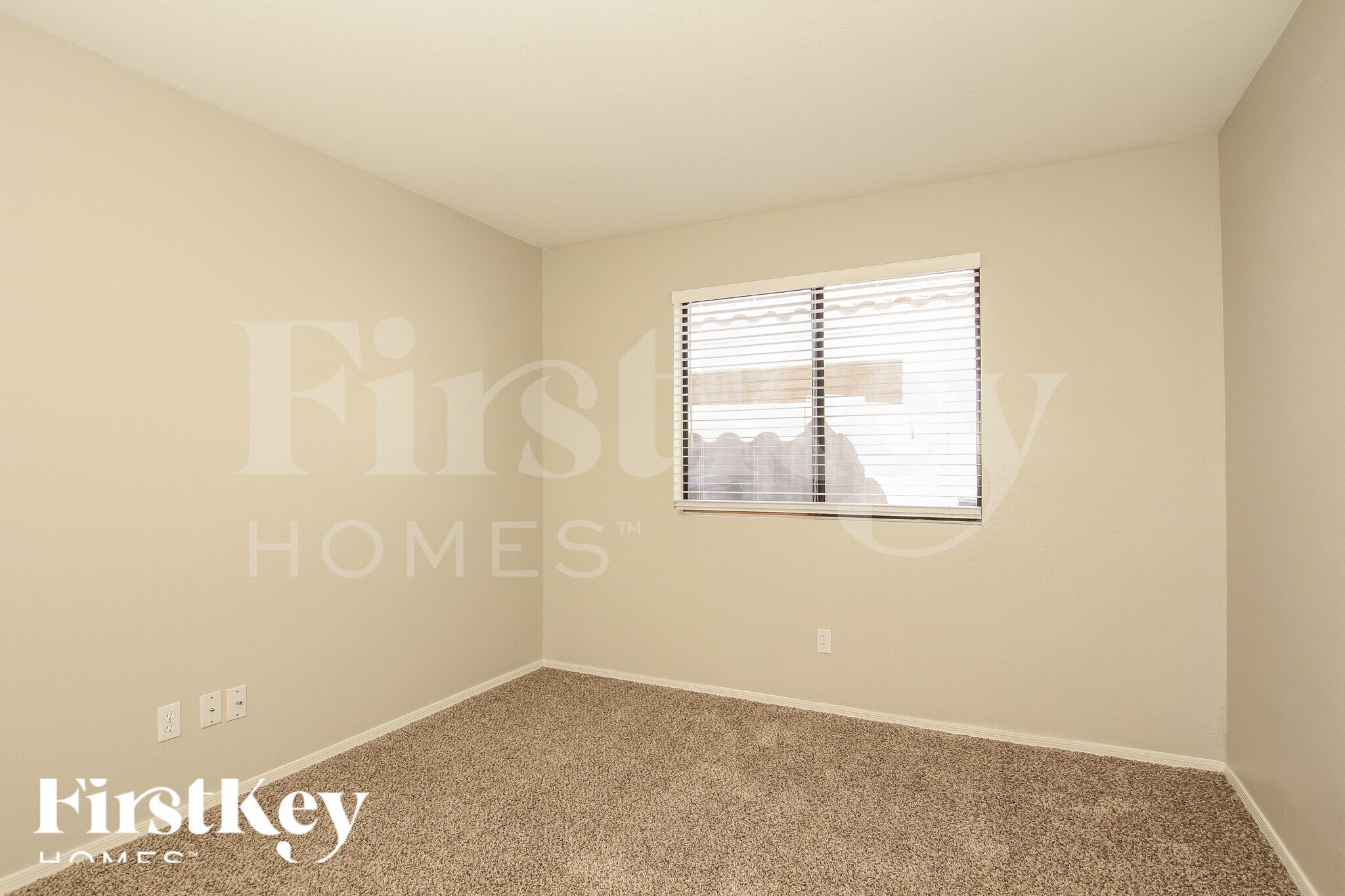 Building Photo - 14915 N 86th Dr