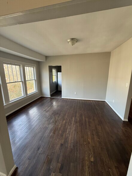 Building Photo - 605 80th St S