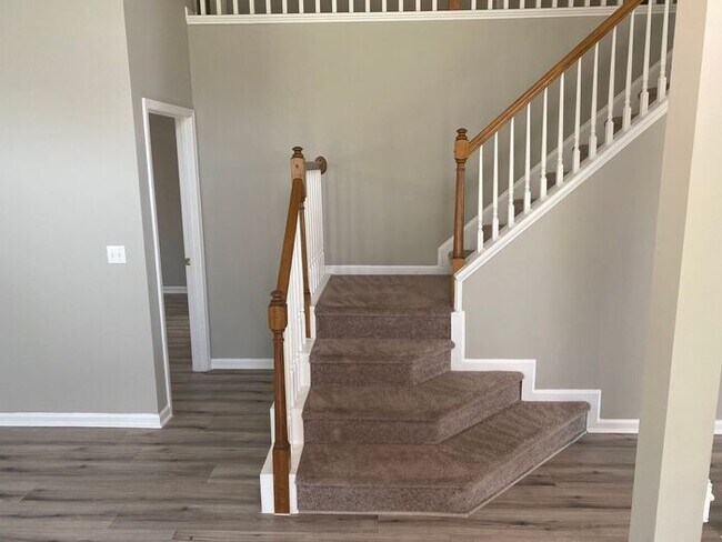 Building Photo - Spacious 3-bedroom home located in Charlotte. $300 off on two months' rent!