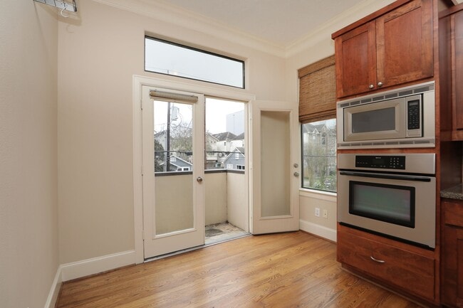 Building Photo - 1205 Birdsall St