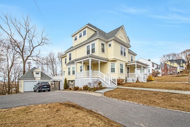 Building Photo - 191 Newtonville Ave