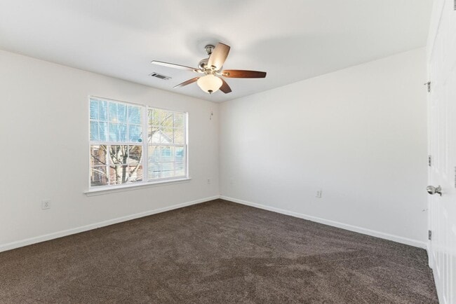 Building Photo - 2522 Laurel Cir NW