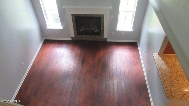 Building Photo - 409 Dante Cir