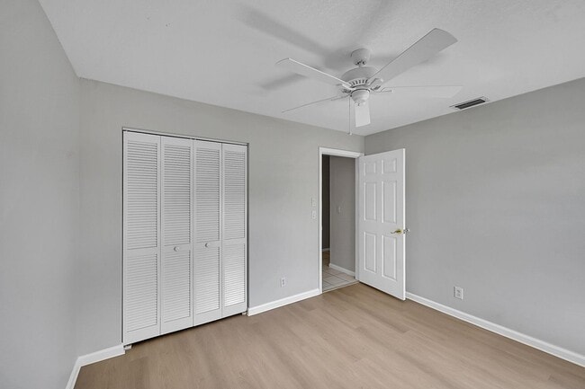 Building Photo - 1800 Primrose Ln