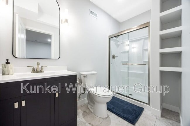 Building Photo - 2624 Beacon Point Ct