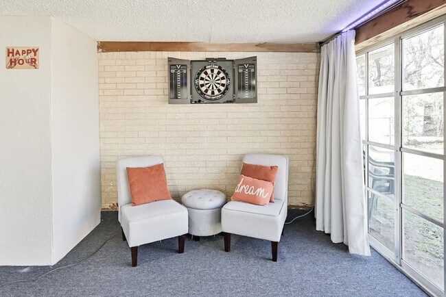 Building Photo - 1712 Meadowlane Terrace