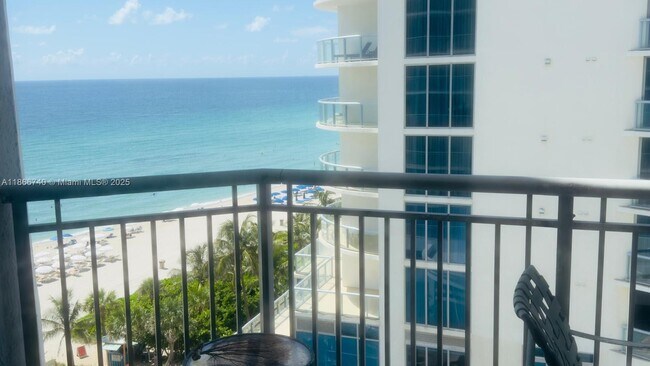 Building Photo - 17375 Collins Ave