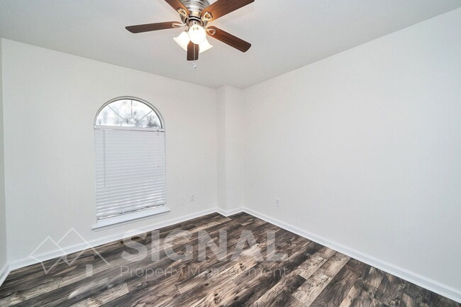 Building Photo - 924 Rich Rd