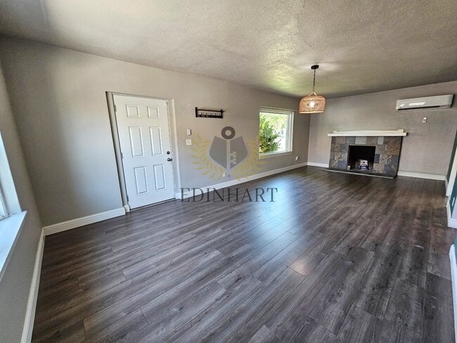 Building Photo - 915 N Harrison Ave