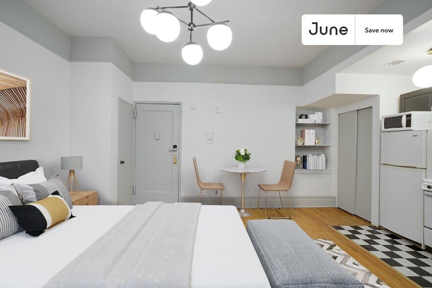 Building Photo - 471 Central Park W