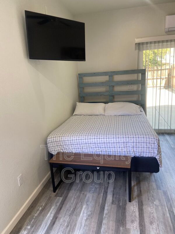 Building Photo - 650 Auburn St