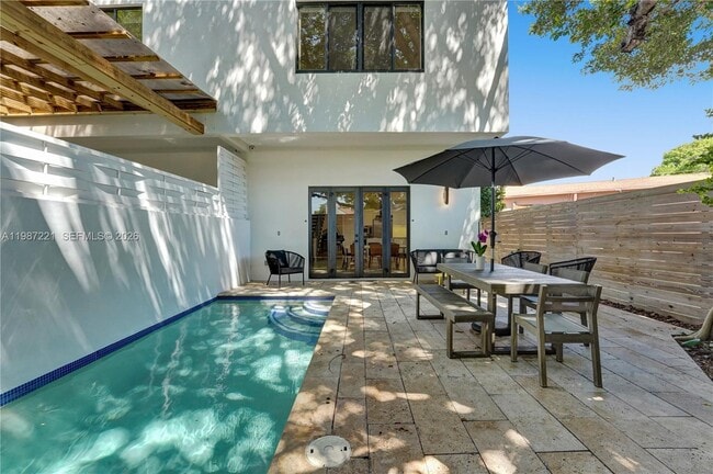 Building Photo - 3465 SW 3rd Ave