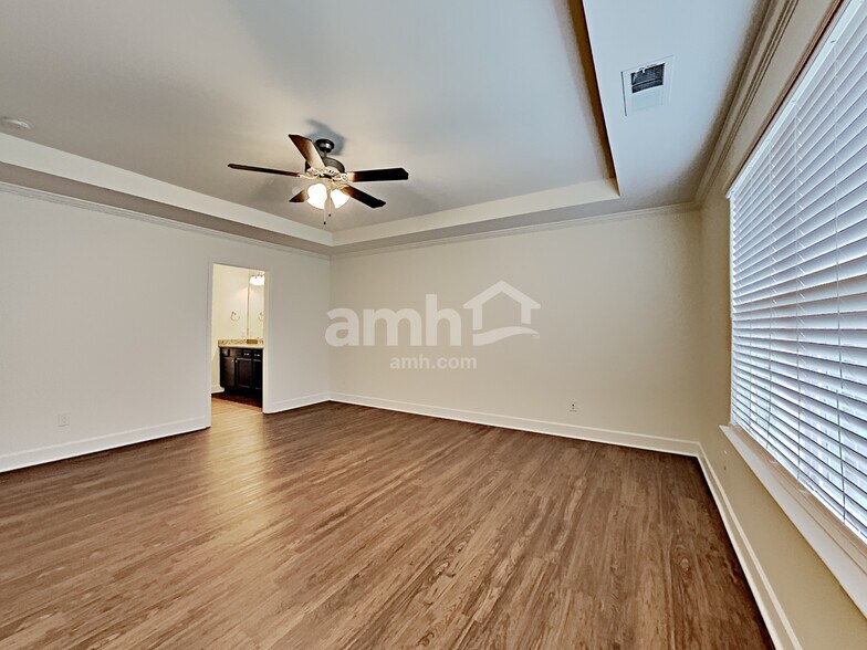 Building Photo - 4300 Spregan Way