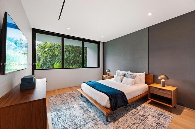 Building Photo - 77 SW 18th Terrace