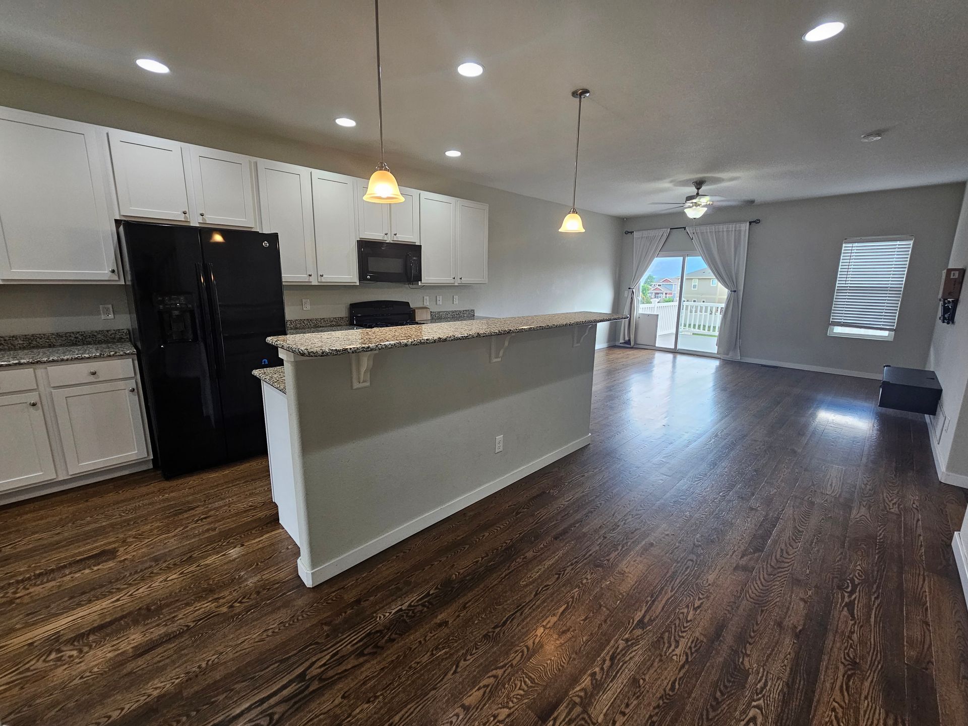 Building Photo - 1350 Alveston St