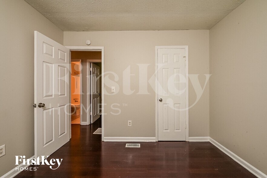 Building Photo - 2211 Cherokee Valley Cir