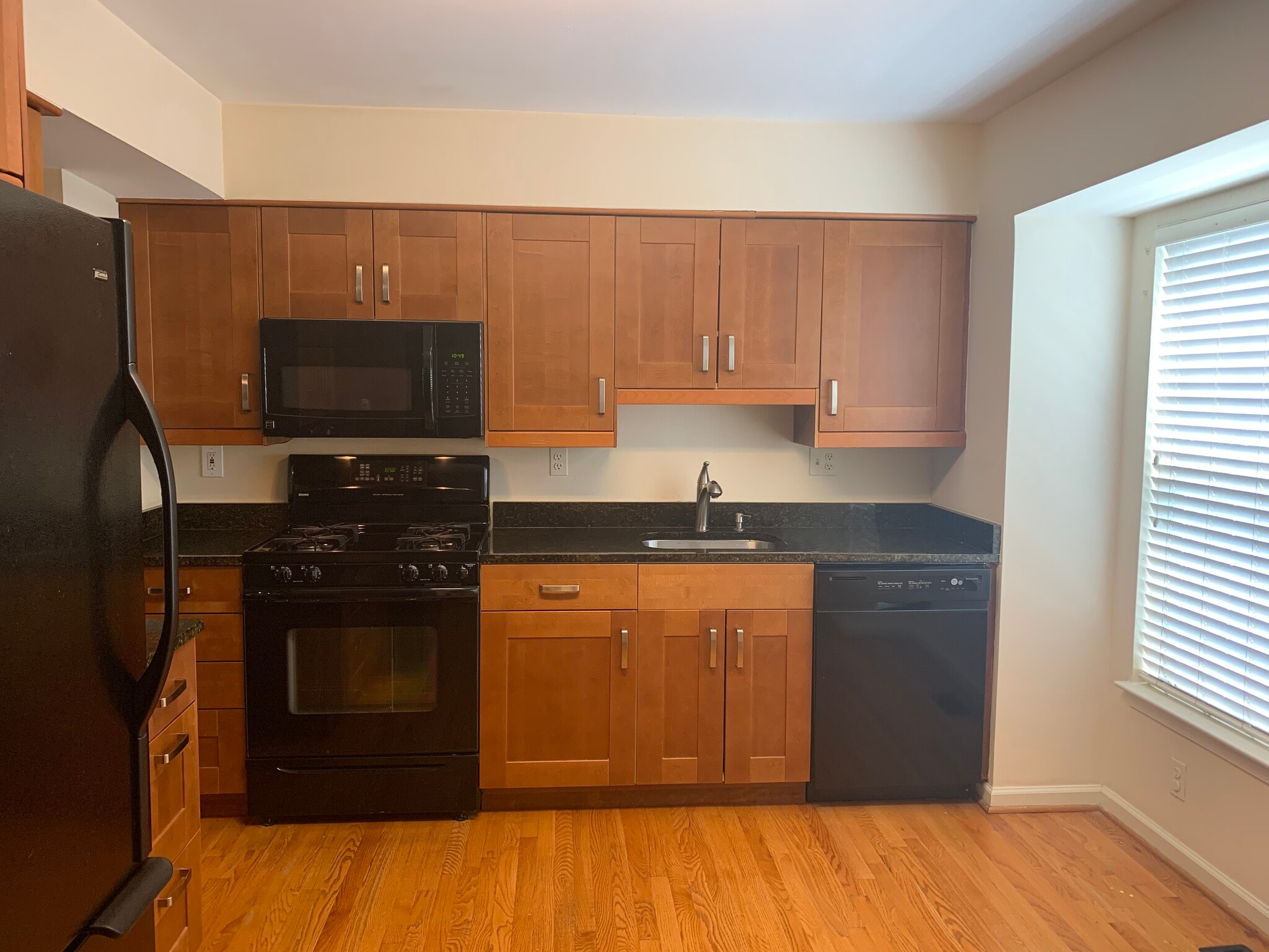 Building Photo - 678 Ivy League Ln