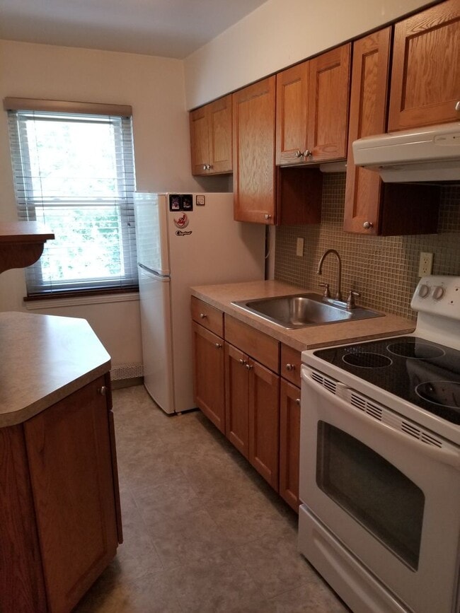 Building Photo - Mayflower Condo for Rent