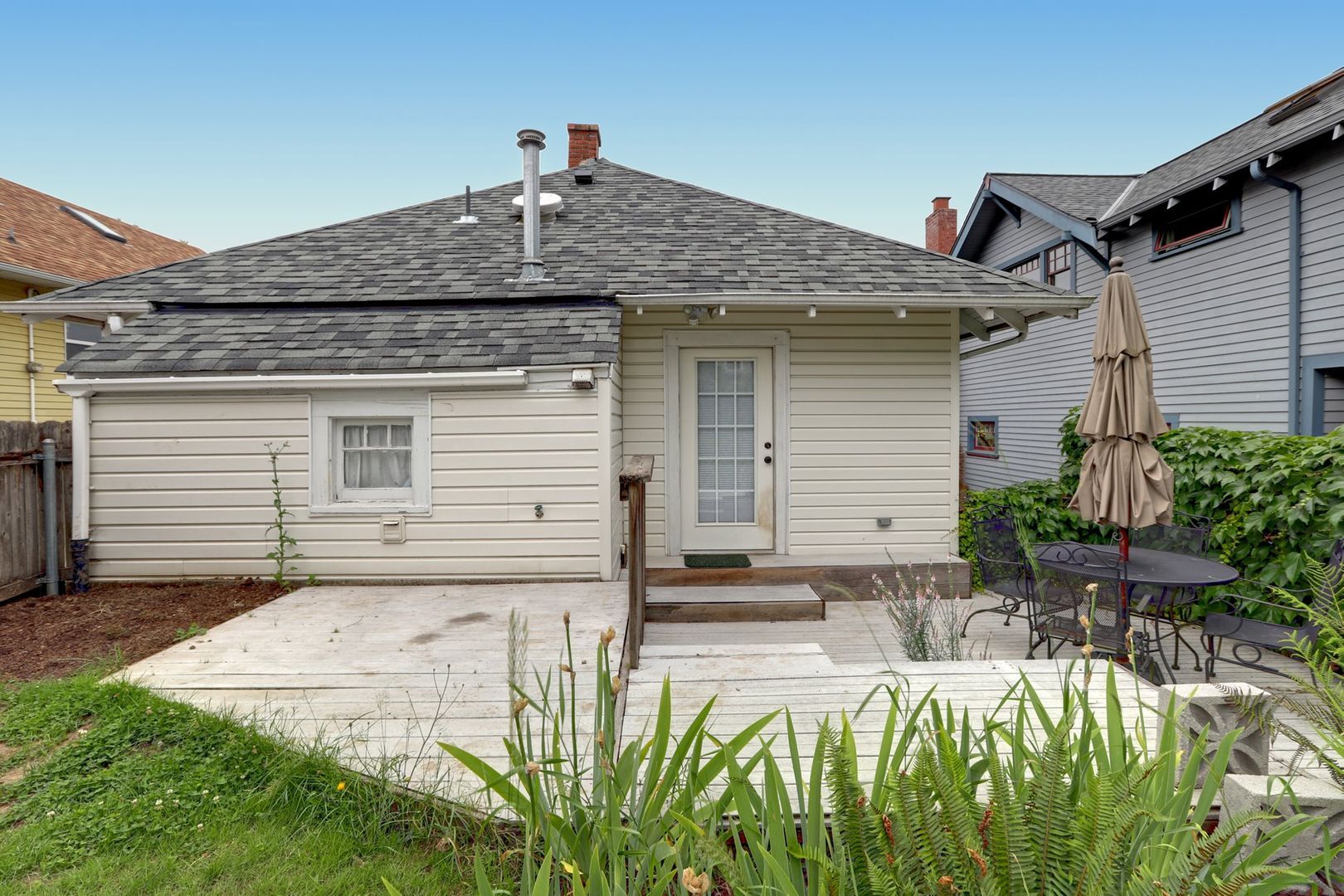Building Photo - 303 NE 45th Ave