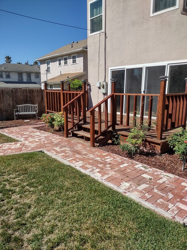 backyard - 2142 S Victoria Ave