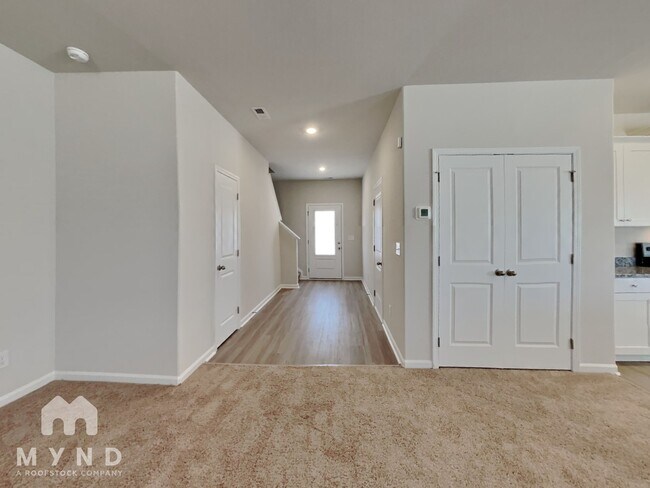 Building Photo - 349 Taverners Ln