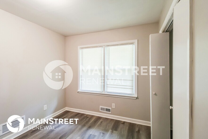 Building Photo - 3717 Loren Dr