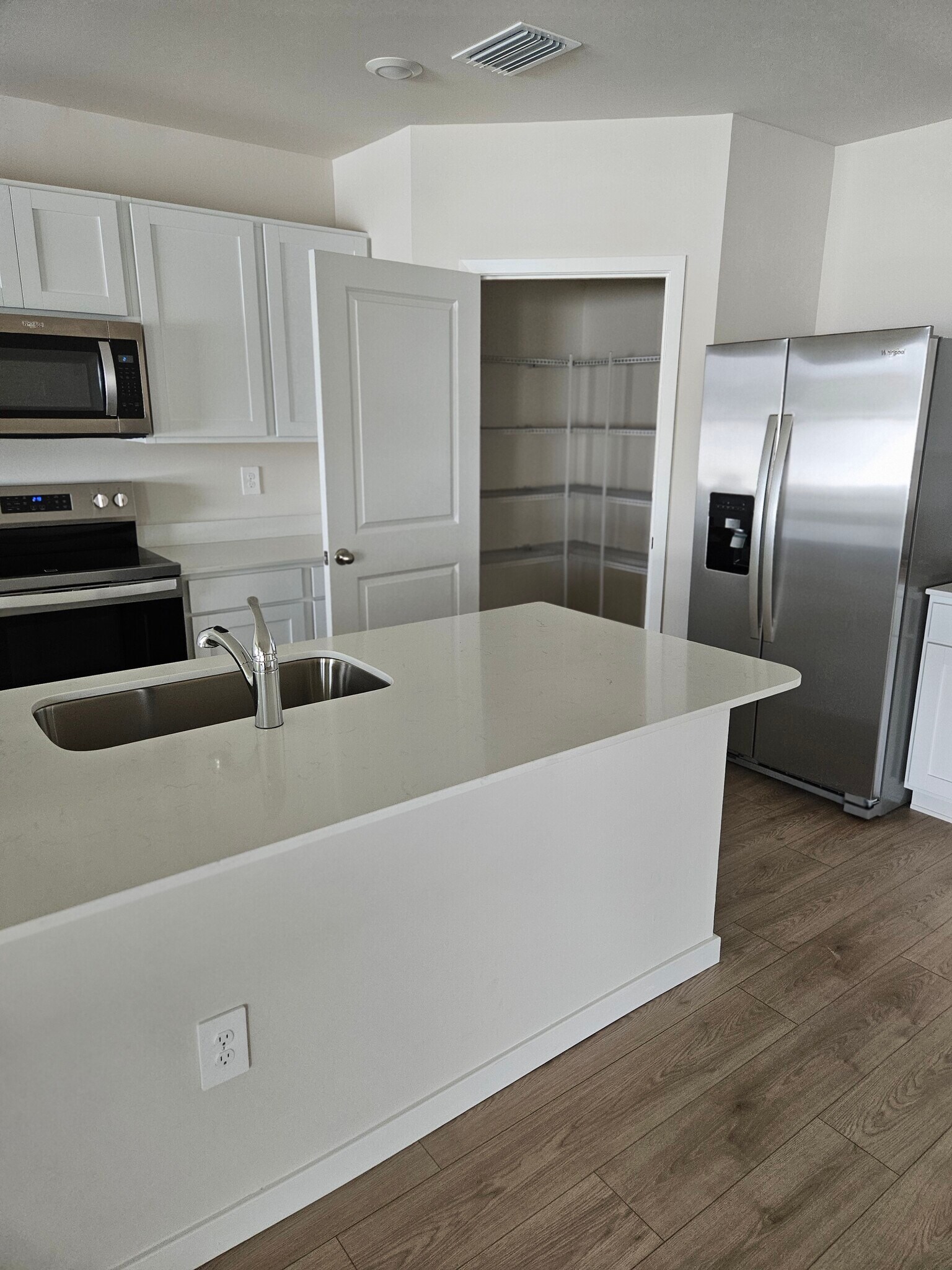 Building Photo - 707 NW 7th Terrace