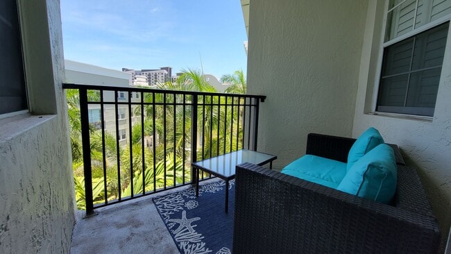 Building Photo - Luxury Condo On The Top Floor at Solé in Flagler Village