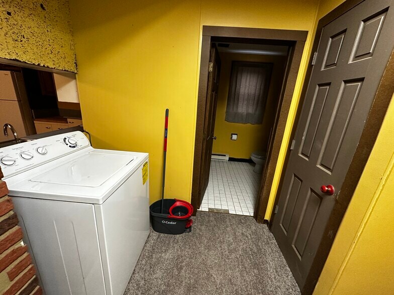 Washer - 3431 19th Ave E