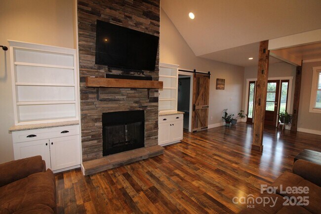 Building Photo - 1355 Bear Creek Rd