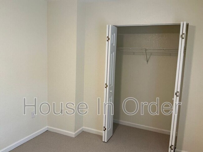 Building Photo - 5 Rathfarnham Rd