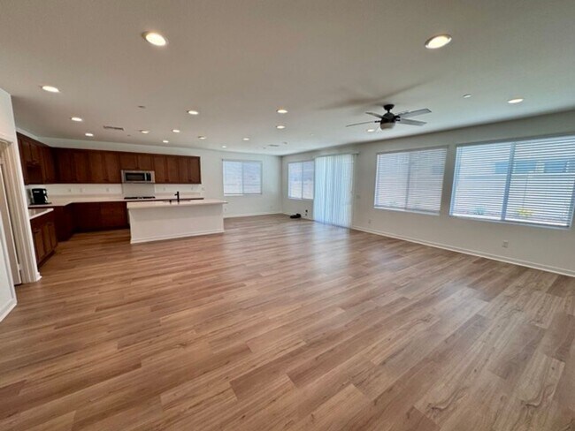 Building Photo - COMING SOON! Beautiful 4 bedroom Single St...
